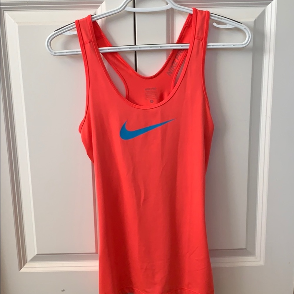 Nike workout top